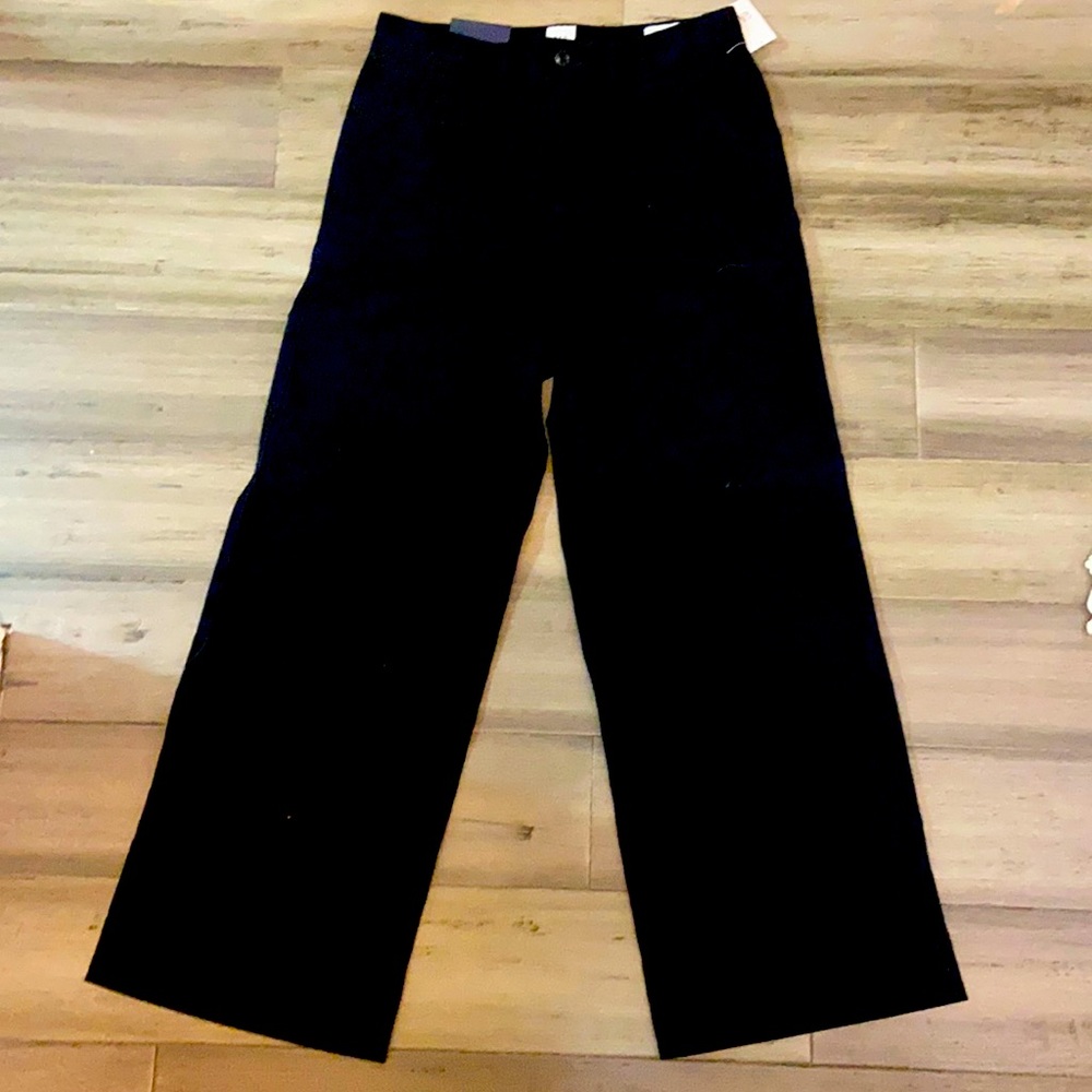 I have a pair of high rise, wide-leg crop black gap jeans size 4 in women’s.